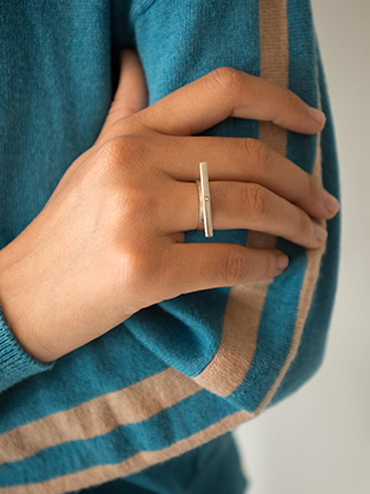 PALITO SILVER DESIGNED TO STACK WITH SPARKLY SILVER STONE