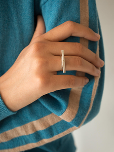 PALITO SILVER DESIGNED TO STACK WITH SPARKLY SILVER STONE