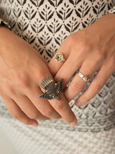 PIRATE STONE PALOMA RING  & THE PIRAMIDE
